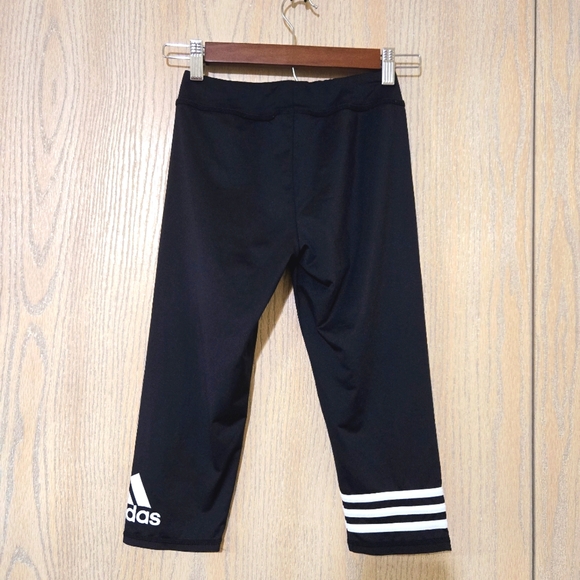 Adidas. Gril Leggings. Like new. - Picture 4 of 5